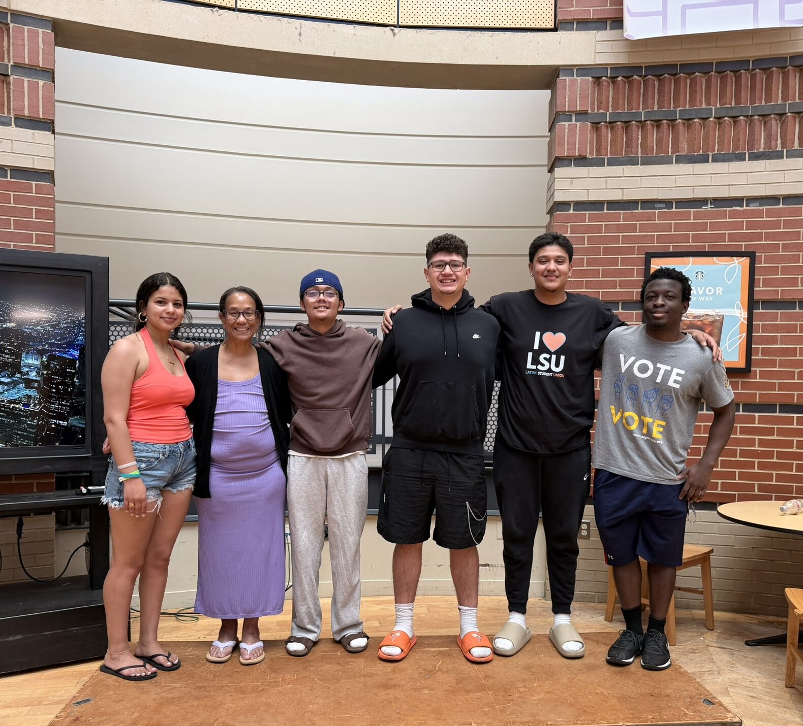 Thirteen Gallaudet students win Gilman Scholarships in record application year 